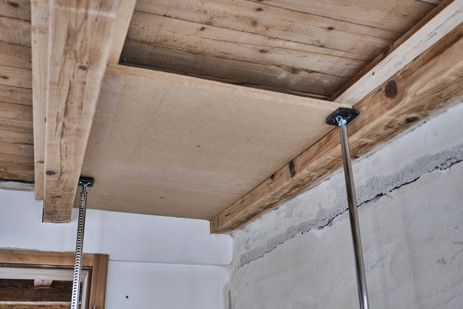 Die Decke in der Küche mit Holzfaserausbauplatten abhängen - F5LAUFEN